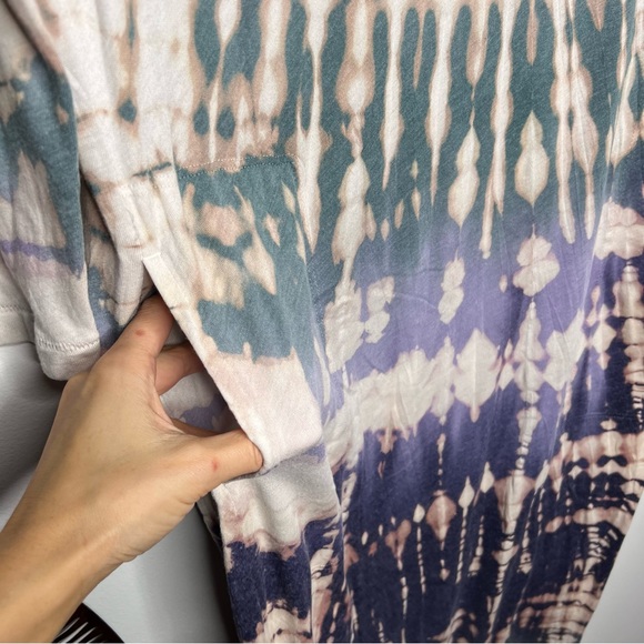 M22 Raquel Allegra Half Sleeve Caftan Dress in Violet Tie Dye Violet Tie Dye - Picture 5 of 6